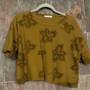 Zara cropped tee w/textured leaf pattern